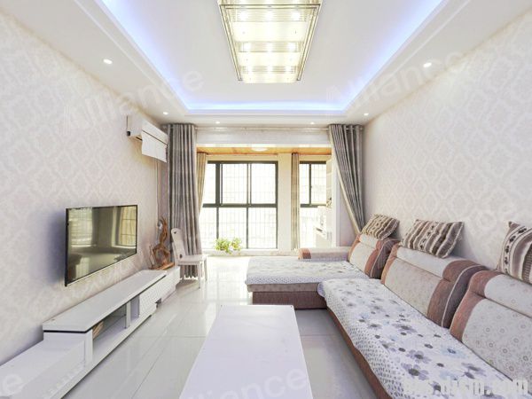 pc1_igkfLyLba_1 (1).jpg