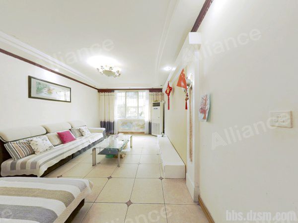 pc1_ozHRGf6dU_1 (1).jpg