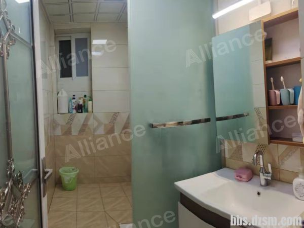 c21695fd-62ea-400b-a1e0-29891cfe9ea8.jpg