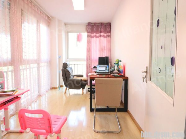 170f571ff925570b5984aa28e82c0200-038.jpg