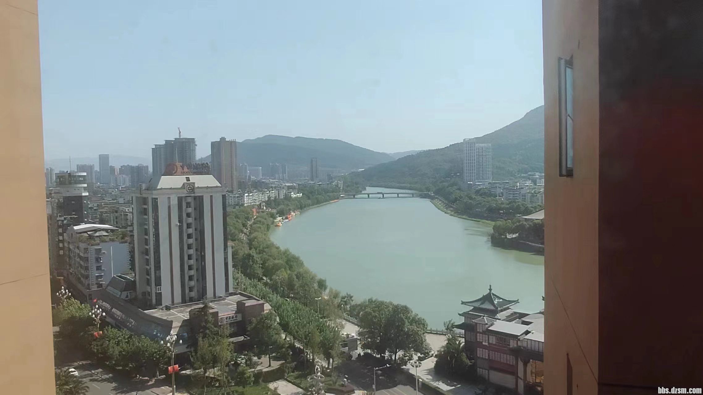 103308lq26rzuqkqq0kq7e.jpg