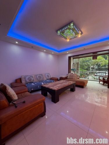 ���Ӻӱߴ�С����¥�㣬60����