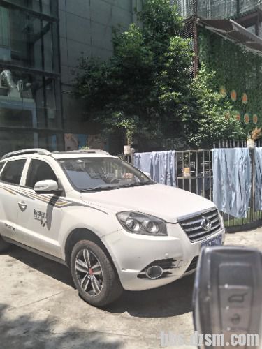 �ֶ�������SUV����